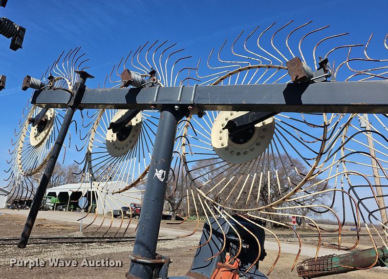 image for item DO7847 OMI hay rake