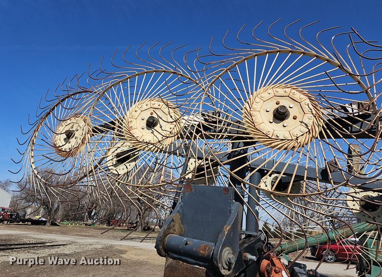 image for item DO7847 OMI hay rake