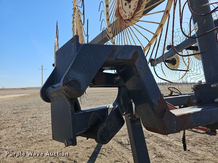 image for item DO7847 OMI hay rake