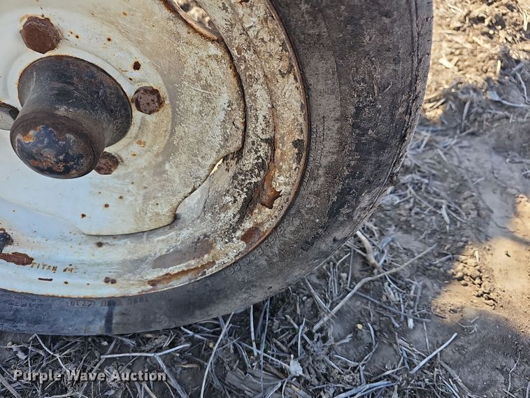 image for item DO7847 OMI hay rake