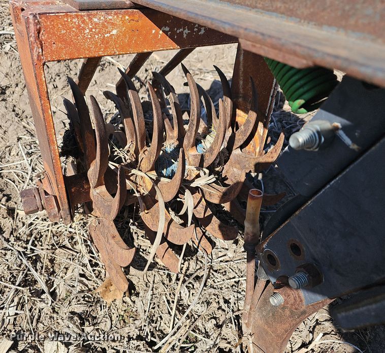 image for item DO7848 Row crop cultivator