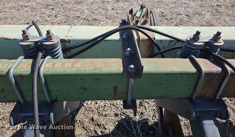 image for item DO7848 Row crop cultivator