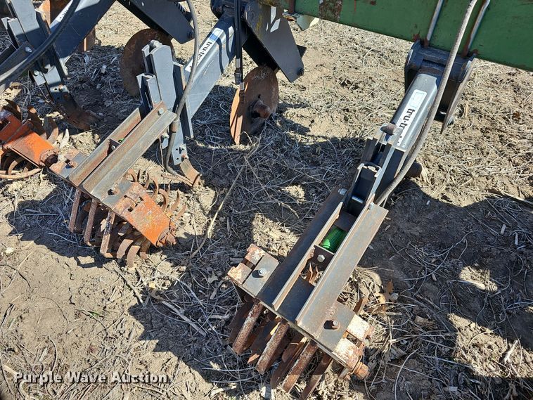 image for item DO7848 Row crop cultivator