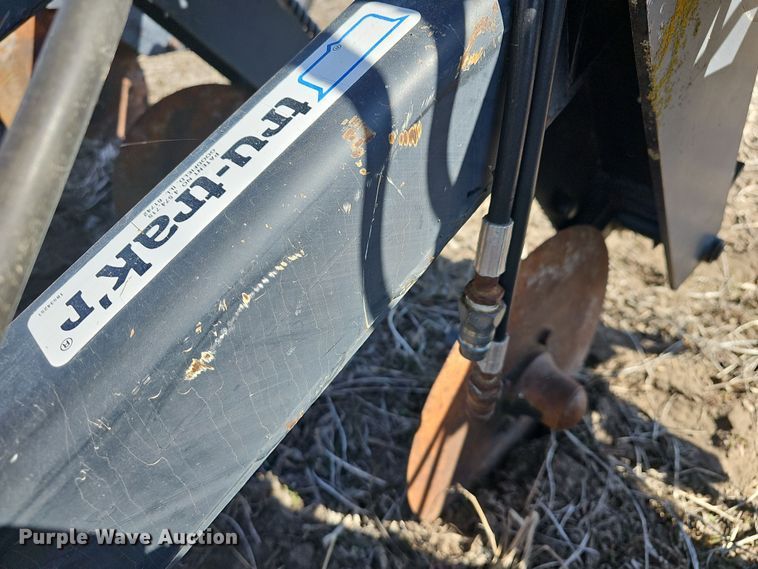 image for item DO7848 Row crop cultivator