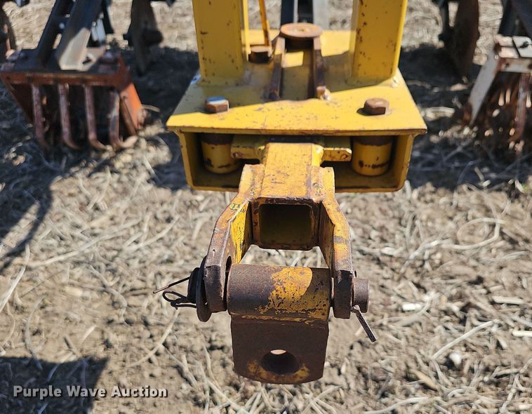 image for item DO7848 Row crop cultivator