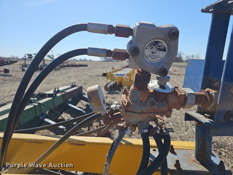 image for item DO7848 Row crop cultivator