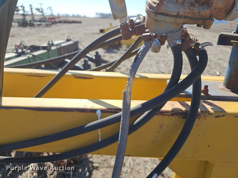 image for item DO7848 Row crop cultivator