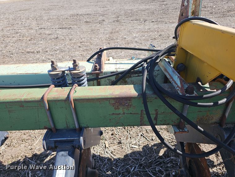 image for item DO7848 Row crop cultivator