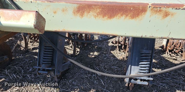 image for item DO7848 Row crop cultivator
