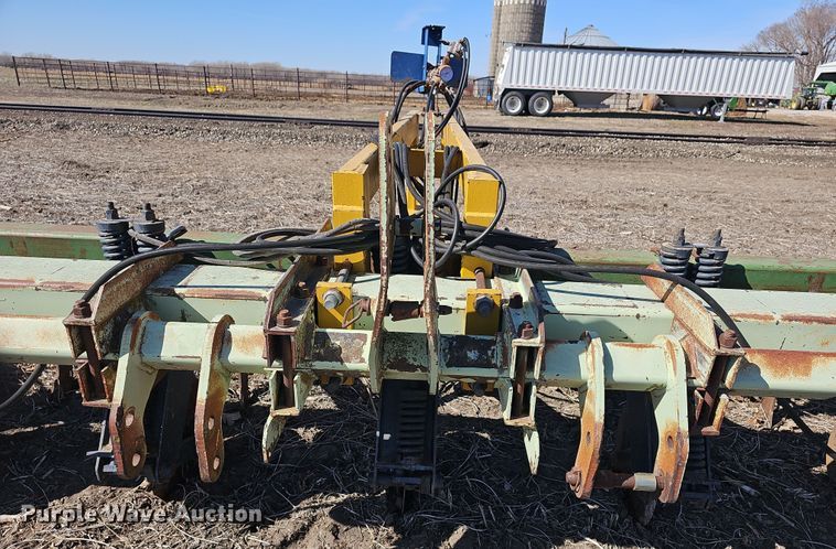 image for item DO7848 Row crop cultivator