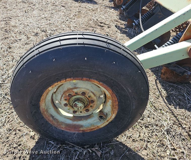 image for item DO7848 Row crop cultivator