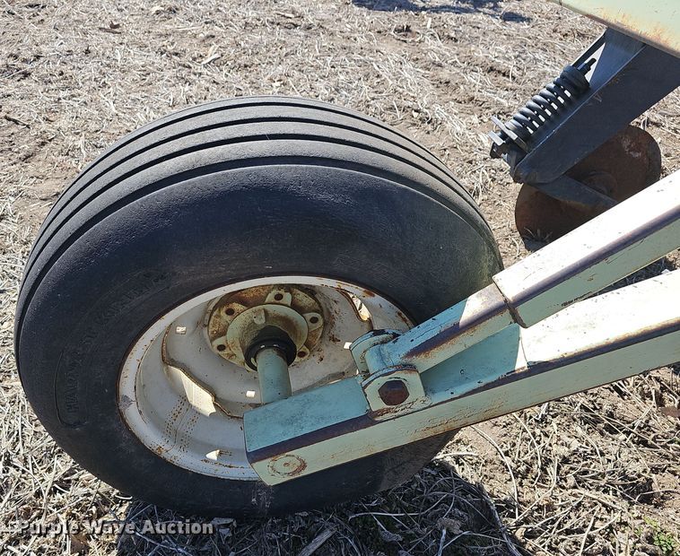 image for item DO7848 Row crop cultivator