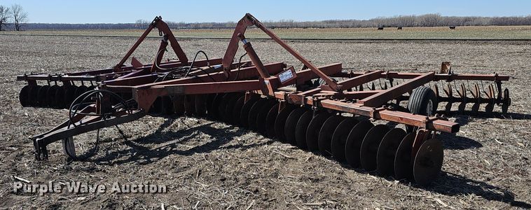 image for item DO7852 International 490 tandem disk