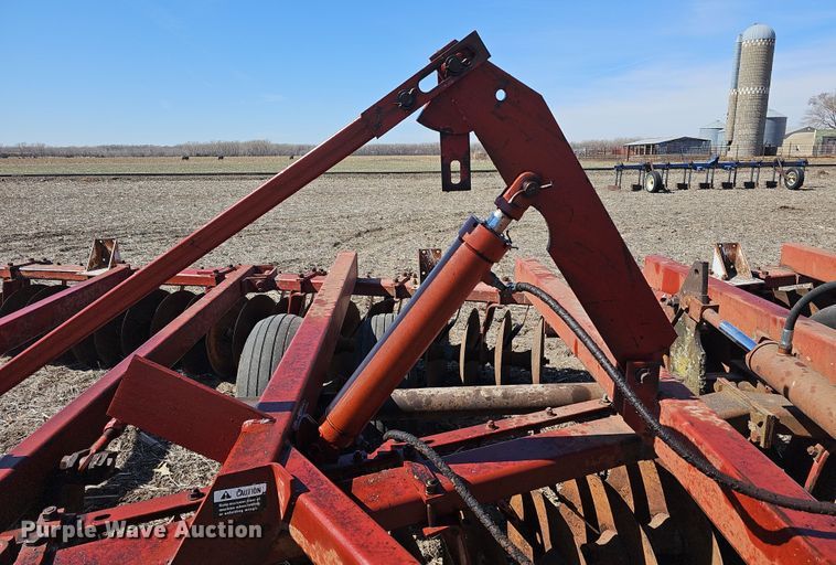 image for item DO7852 International 490 tandem disk