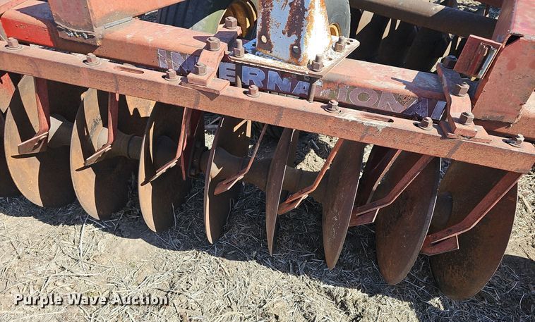 image for item DO7852 International 490 tandem disk