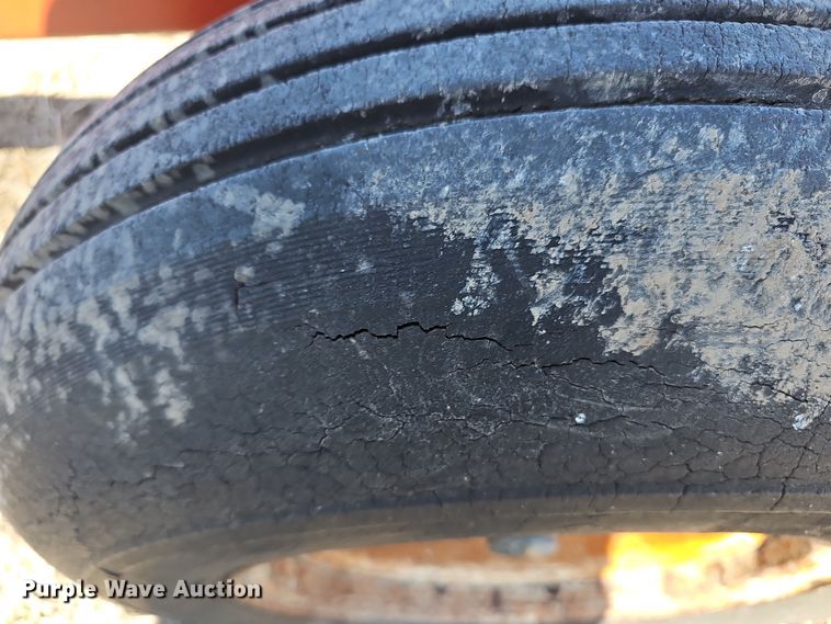 image for item DO7852 International 490 tandem disk