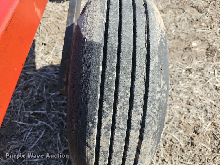 image for item DO7852 International 490 tandem disk