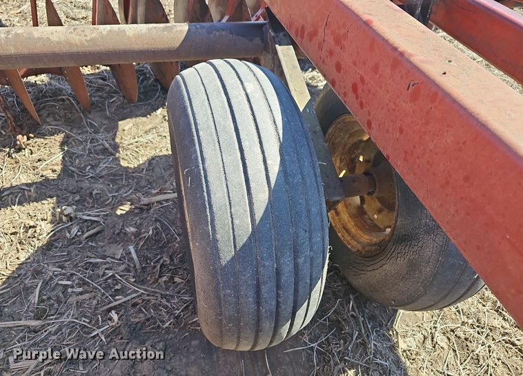 image for item DO7852 International 490 tandem disk