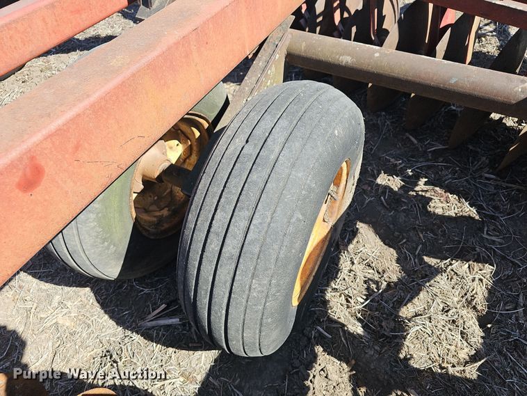 image for item DO7852 International 490 tandem disk