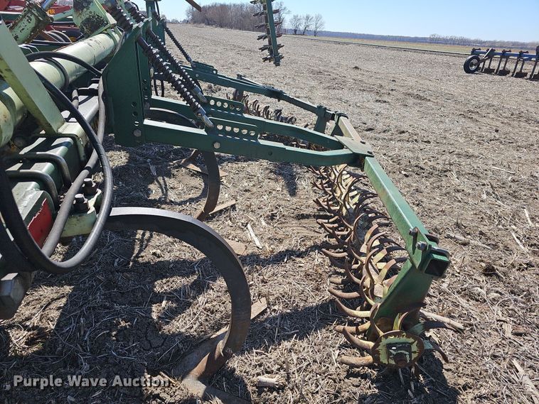 image for item DO7854 Sunflower Fallow-King 3040-28 sweep plow