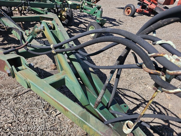 image for item DO7854 Sunflower Fallow-King 3040-28 sweep plow