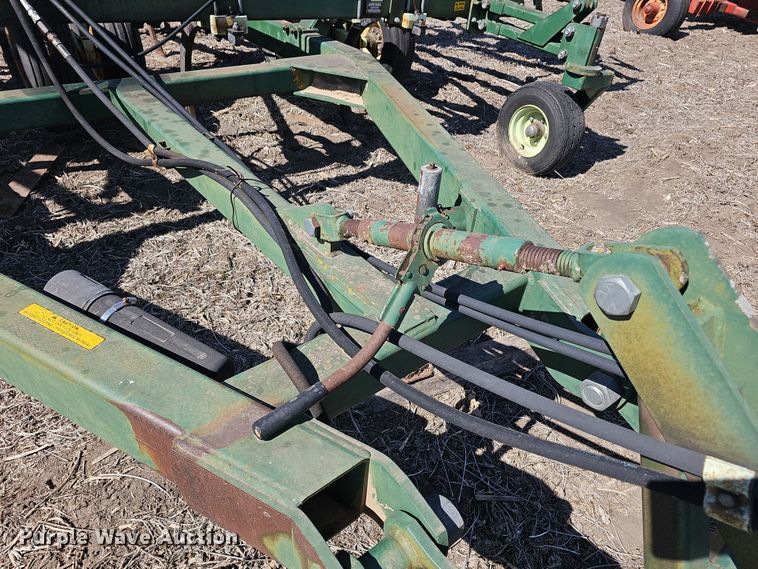 image for item DO7854 Sunflower Fallow-King 3040-28 sweep plow