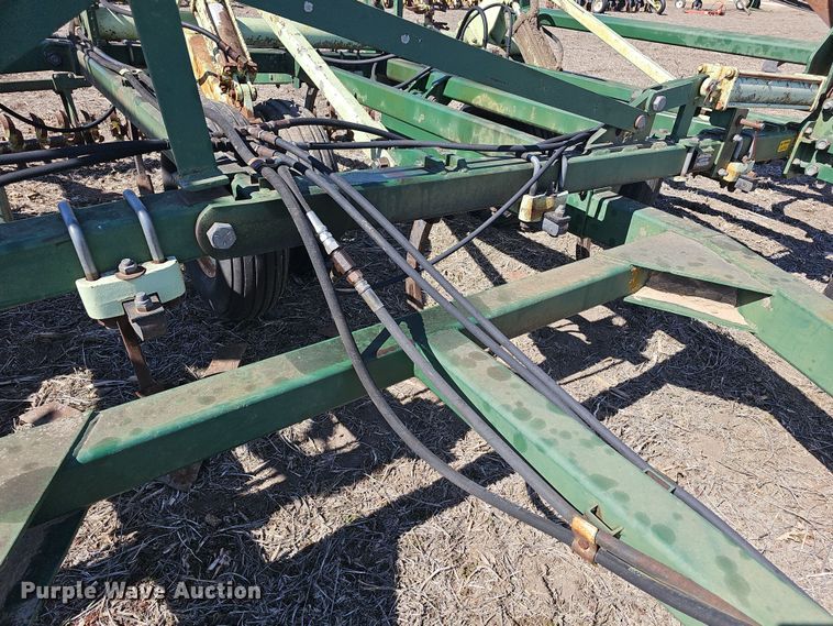 image for item DO7854 Sunflower Fallow-King 3040-28 sweep plow