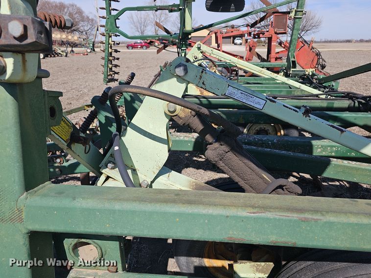 image for item DO7854 Sunflower Fallow-King 3040-28 sweep plow