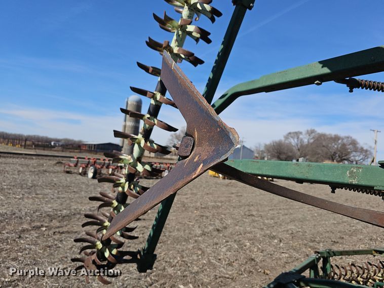 image for item DO7854 Sunflower Fallow-King 3040-28 sweep plow