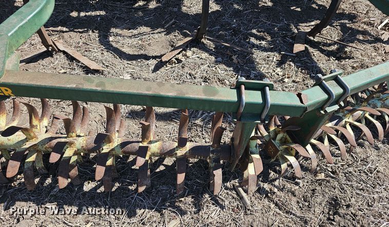 image for item DO7854 Sunflower Fallow-King 3040-28 sweep plow