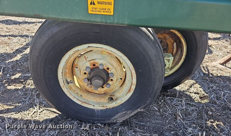 image for item DO7854 Sunflower Fallow-King 3040-28 sweep plow