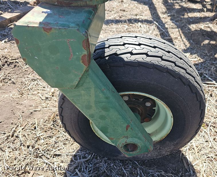 image for item DO7854 Sunflower Fallow-King 3040-28 sweep plow