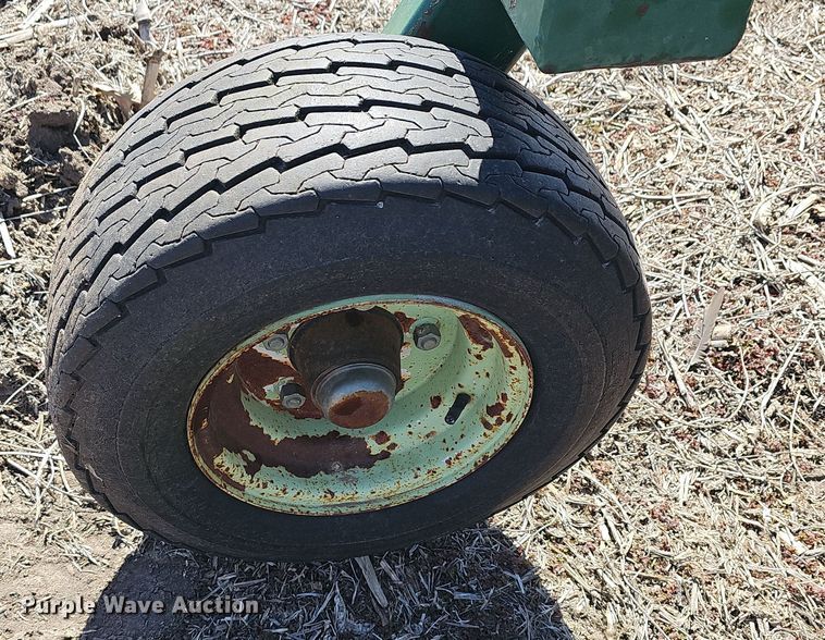 image for item DO7854 Sunflower Fallow-King 3040-28 sweep plow