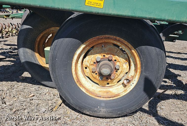 image for item DO7854 Sunflower Fallow-King 3040-28 sweep plow