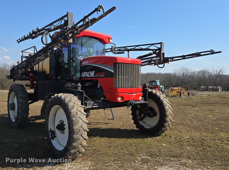 image for item DP6181 2005 Apache AS1010 sprayer