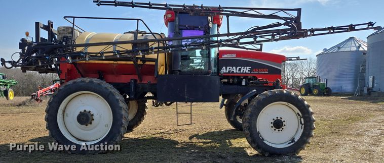 image for item DP6181 2005 Apache AS1010 sprayer