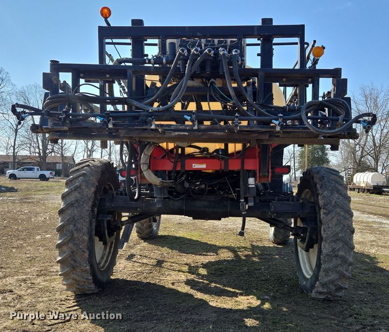 image for item DP6181 2005 Apache AS1010 sprayer