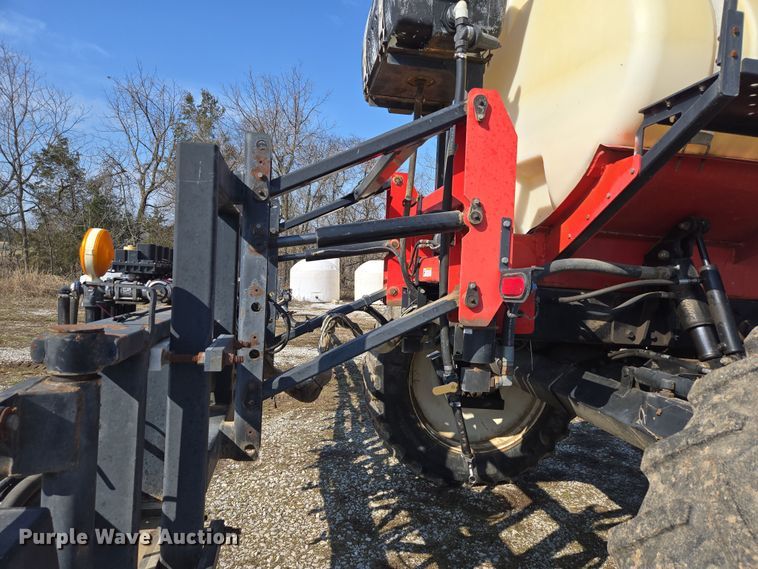 image for item DP6181 2005 Apache AS1010 sprayer