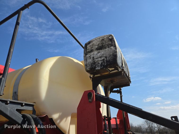 image for item DP6181 2005 Apache AS1010 sprayer