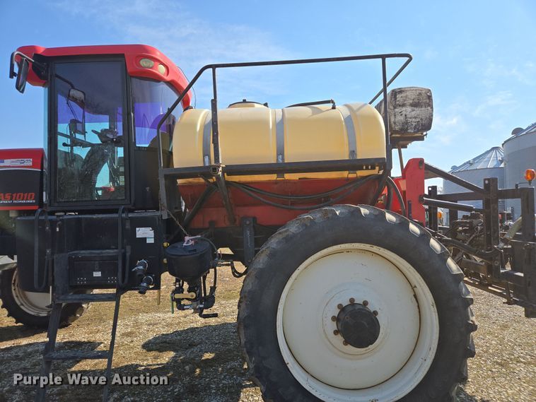 image for item DP6181 2005 Apache AS1010 sprayer