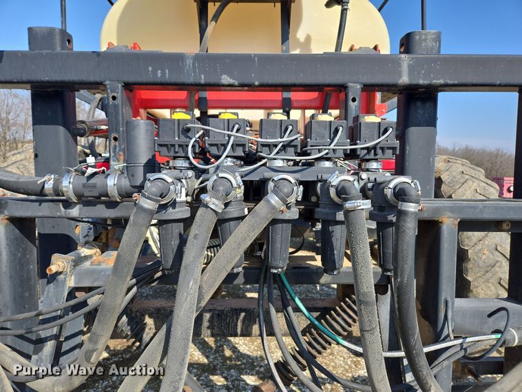image for item DP6181 2005 Apache AS1010 sprayer