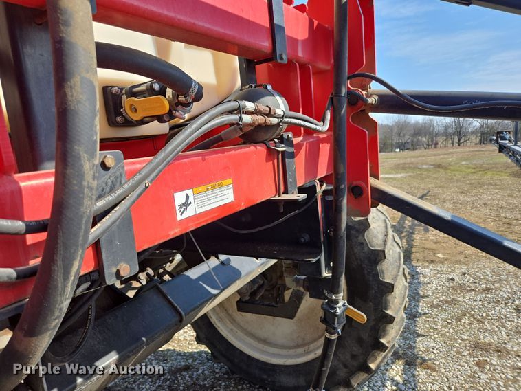 image for item DP6181 2005 Apache AS1010 sprayer