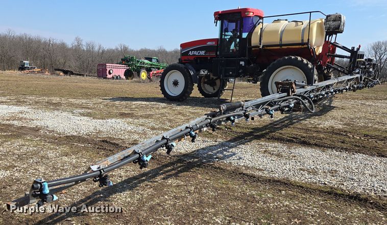 image for item DP6181 2005 Apache AS1010 sprayer