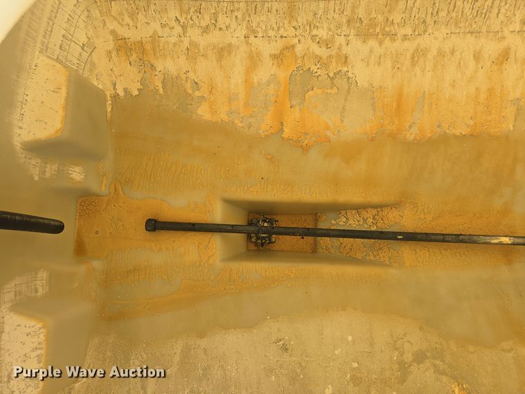 image for item DP6181 2005 Apache AS1010 sprayer