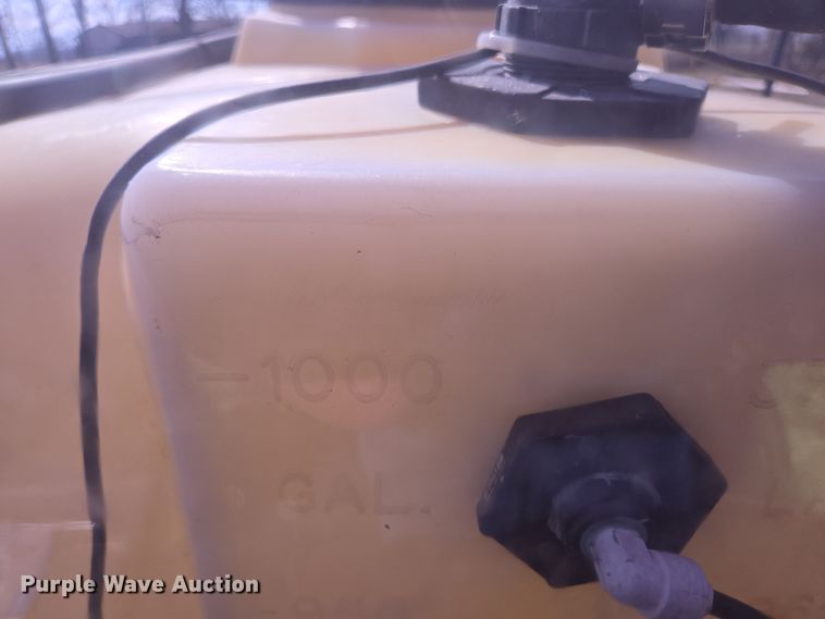 image for item DP6181 2005 Apache AS1010 sprayer