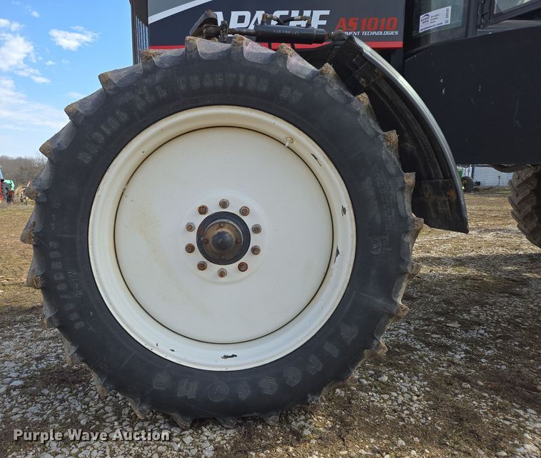 image for item DP6181 2005 Apache AS1010 sprayer