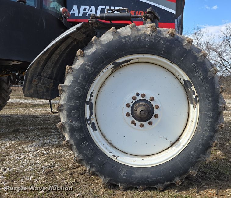 image for item DP6181 2005 Apache AS1010 sprayer