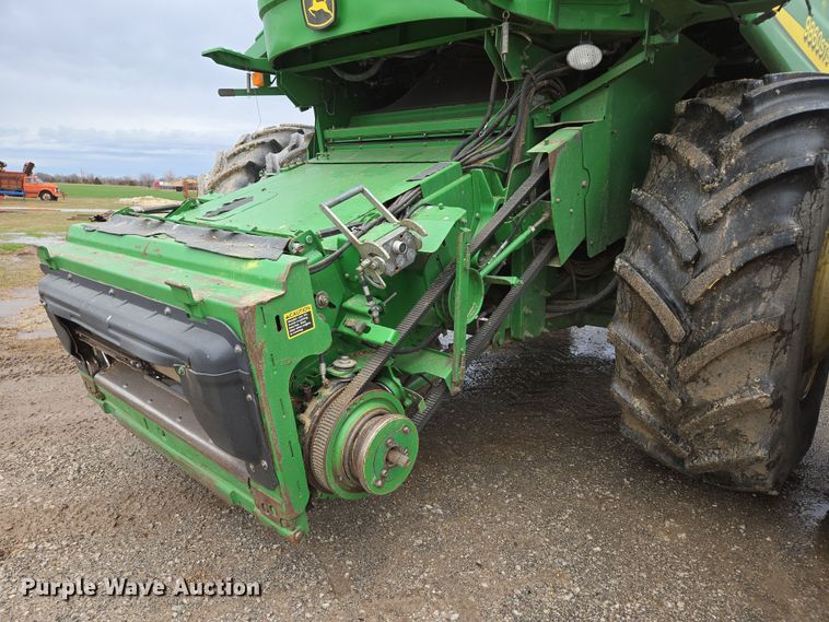 image for item DP6200 2007 John Deere 9860 STS RWA combine