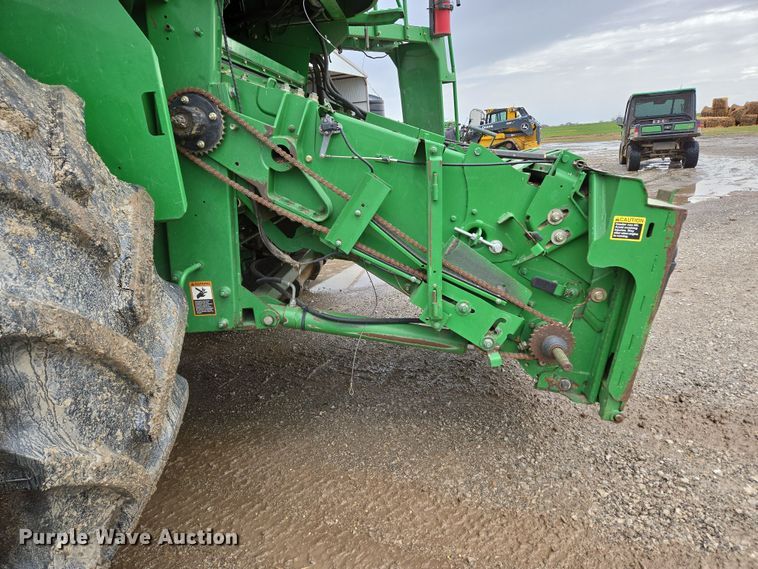 image for item DP6200 2007 John Deere 9860 STS RWA combine