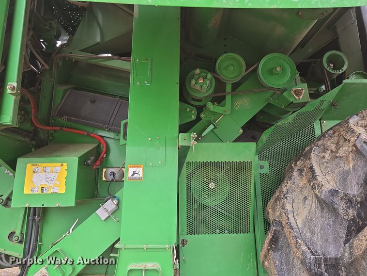 image for item DP6200 2007 John Deere 9860 STS RWA combine